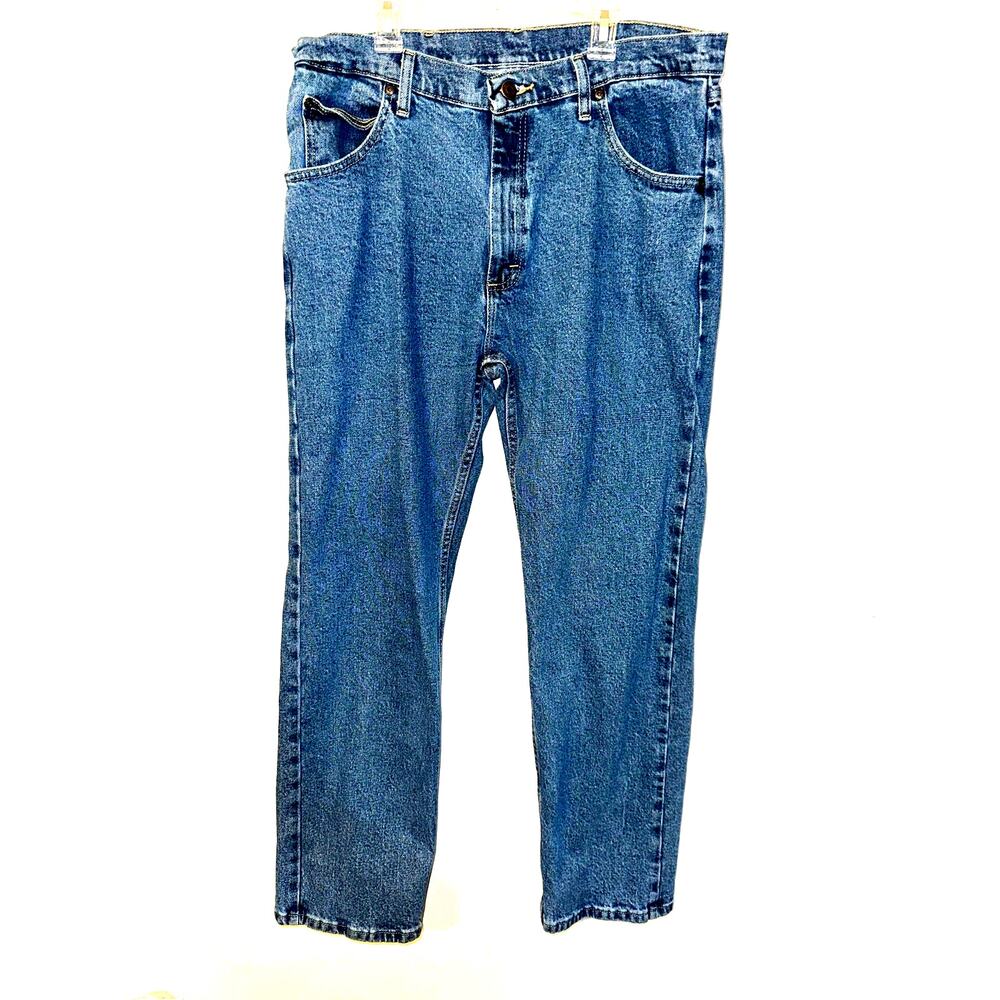 Wrangler Men's 35x30 Straight Leg Jeans Medium Wash Stretch Denim Classic
